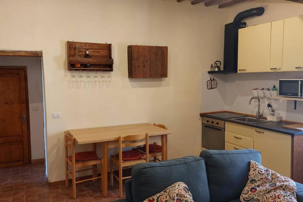 Piccolo Appartamento Monticiano Luaran gambar